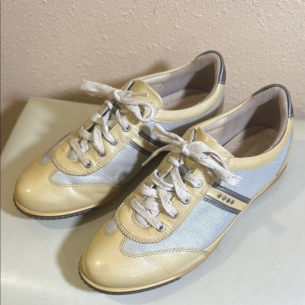 Ecco Hydromax Gold metallic lace up golf sneakers size 37